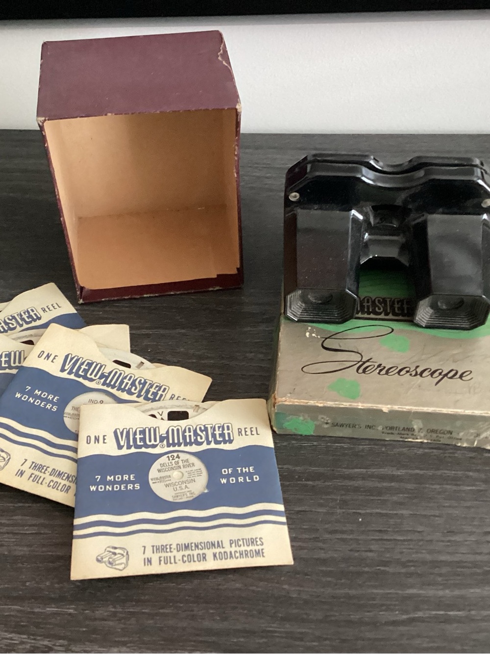 Vtg. VIEW- MASTER Steroscope Viewer box Manufactured by Sawyers - Picture 3 of 6